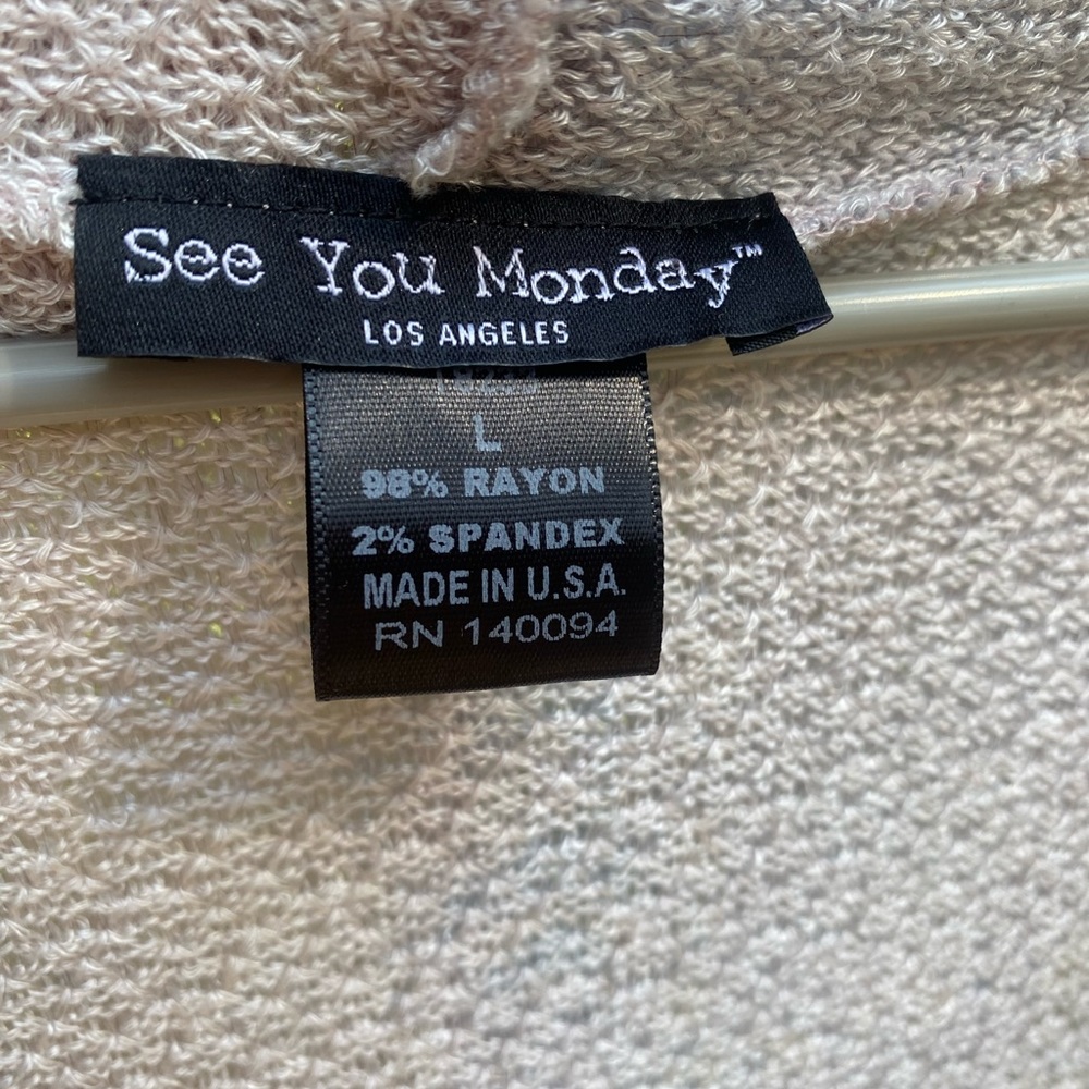 Very light weight.  More like a medium.